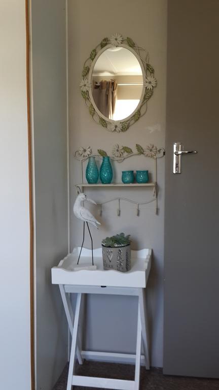 Strandloper Apartments Hermanus Kamer foto
