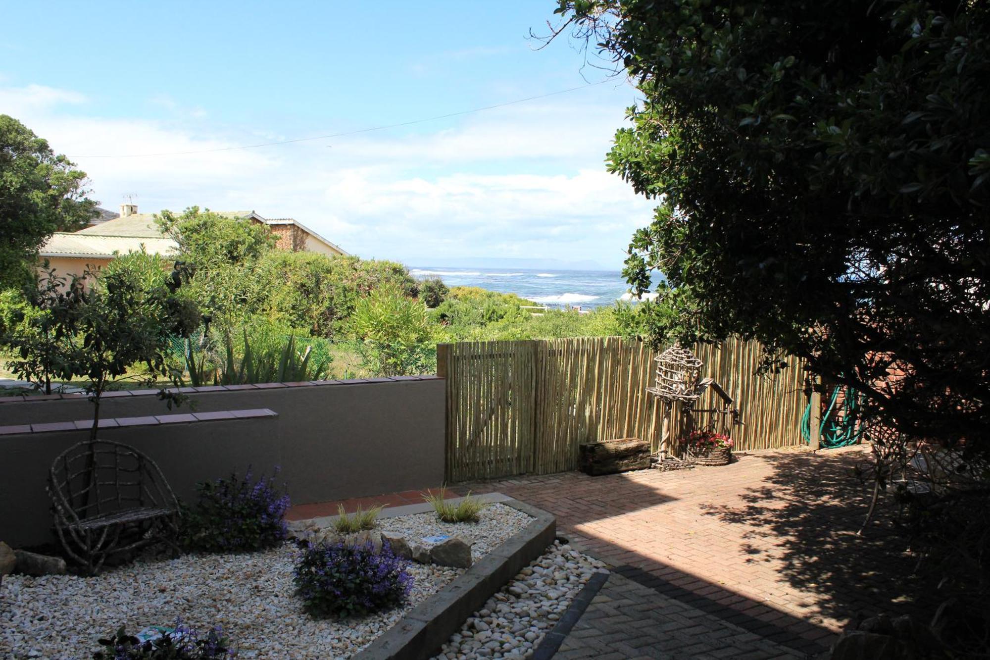 Strandloper Apartments Hermanus Kamer foto