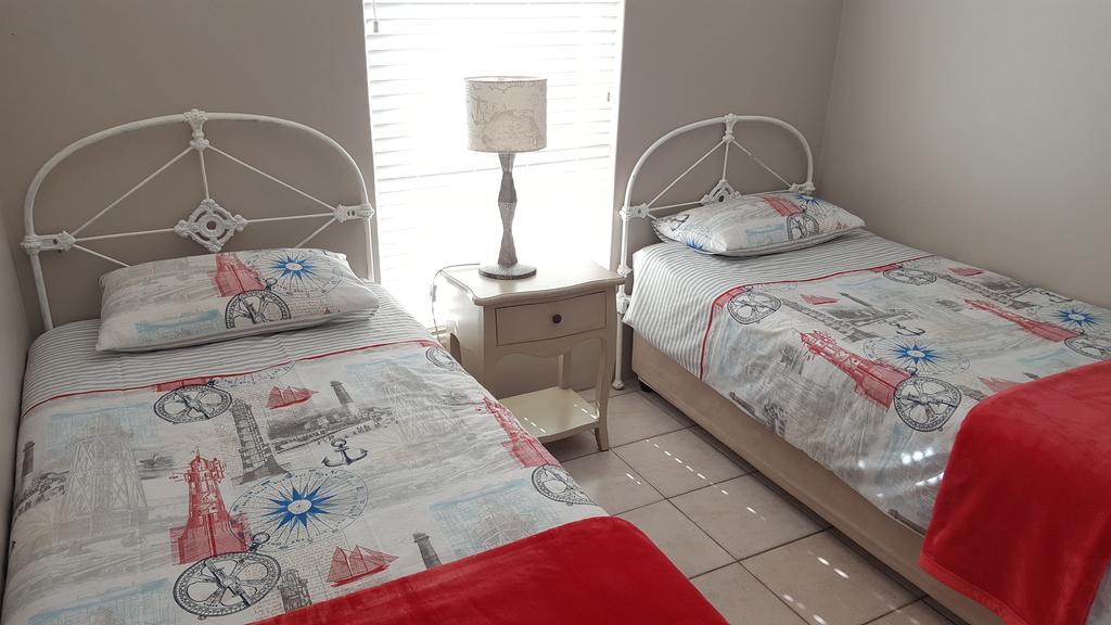 Strandloper Apartments Hermanus Buitenkant foto