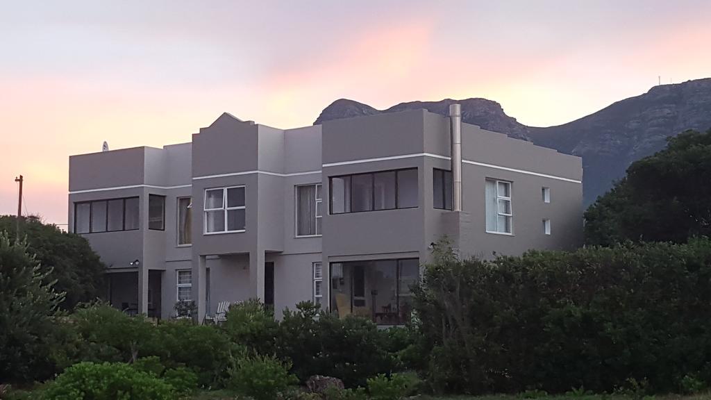 Strandloper Apartments Hermanus Buitenkant foto