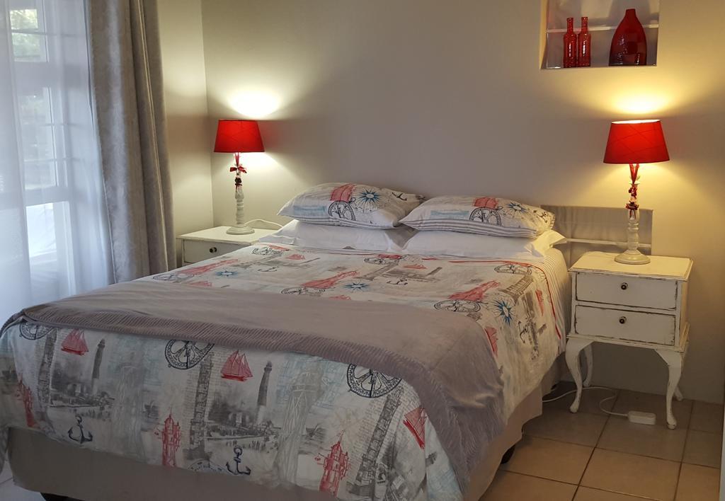 Strandloper Apartments Hermanus Buitenkant foto