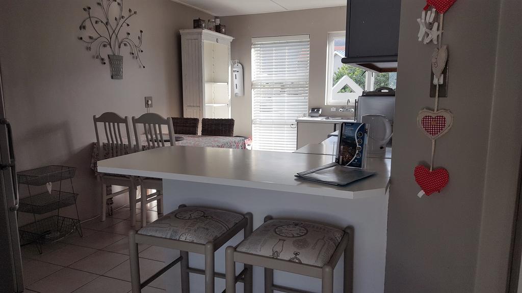 Strandloper Apartments Hermanus Buitenkant foto